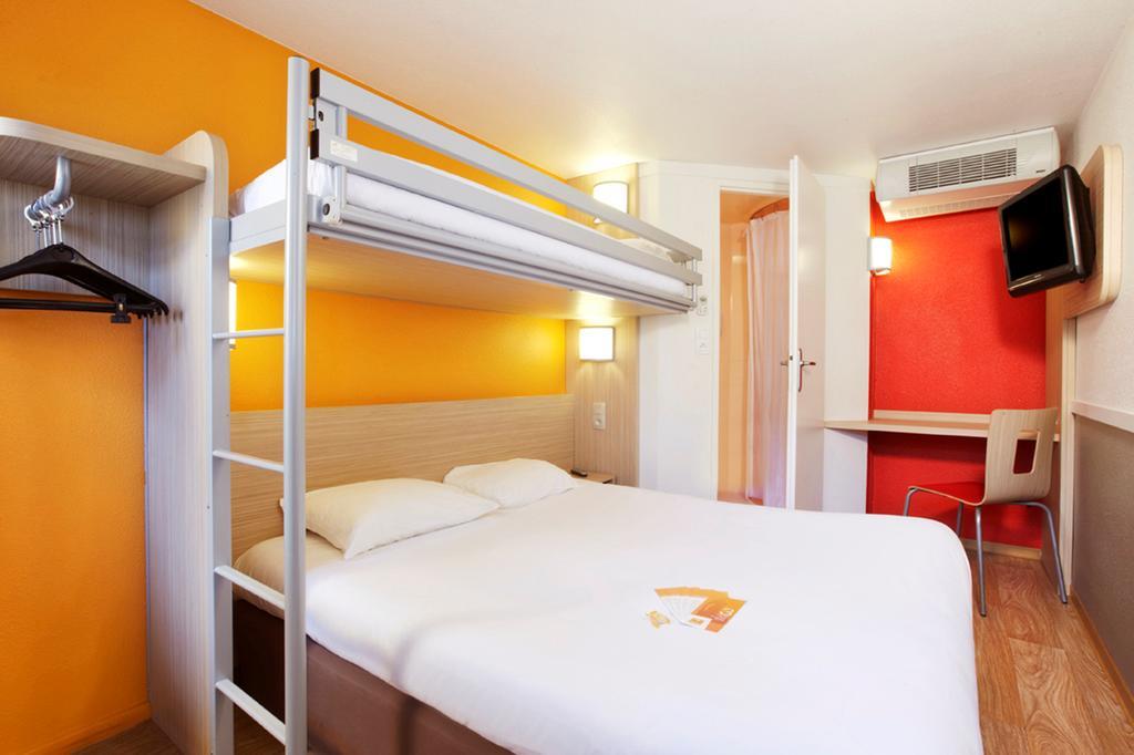 Premiere Classe Valenciennes Ouest Petite Foret Exteriör bild