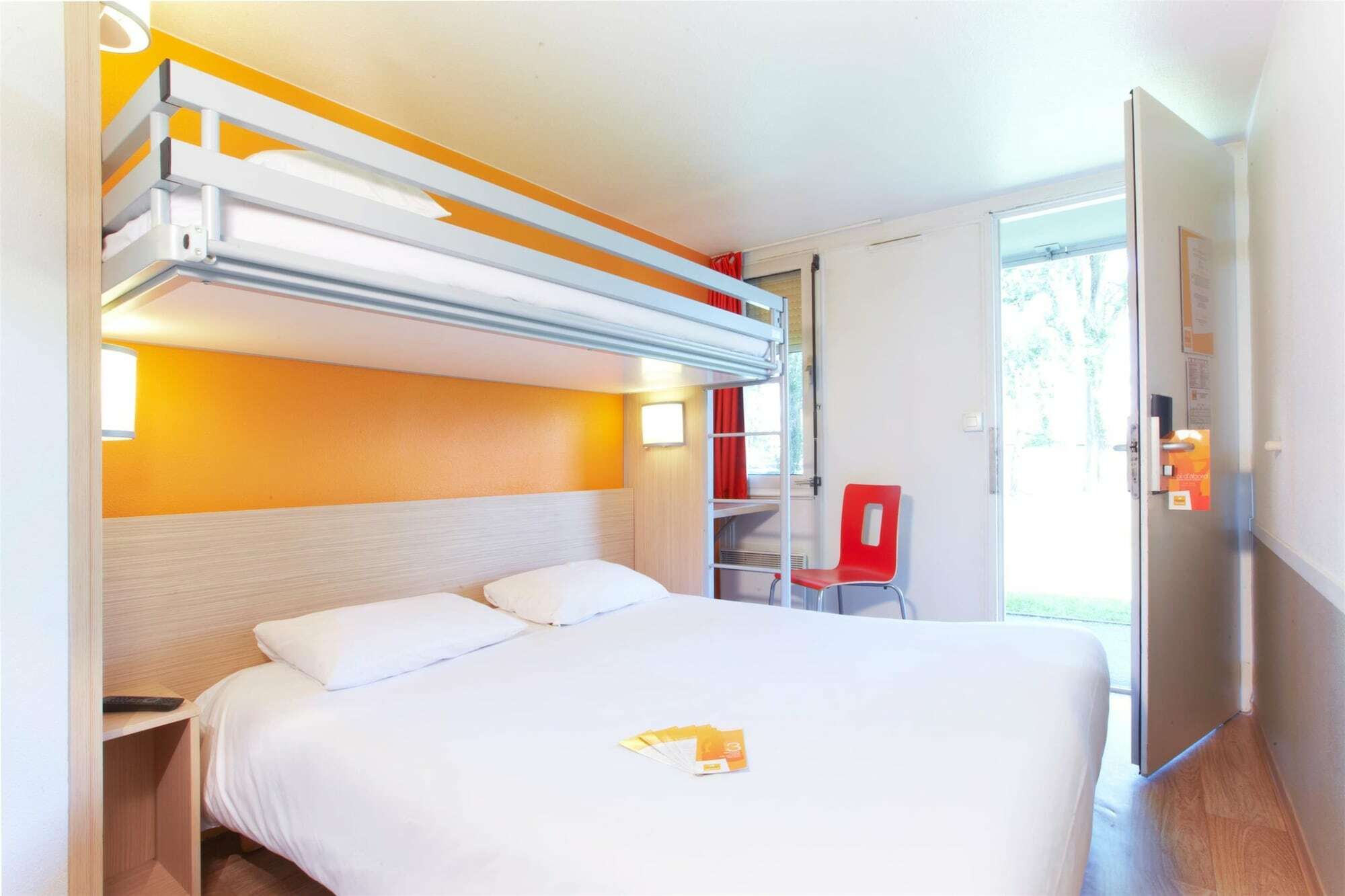 Premiere Classe Valenciennes Ouest Petite Foret Exteriör bild