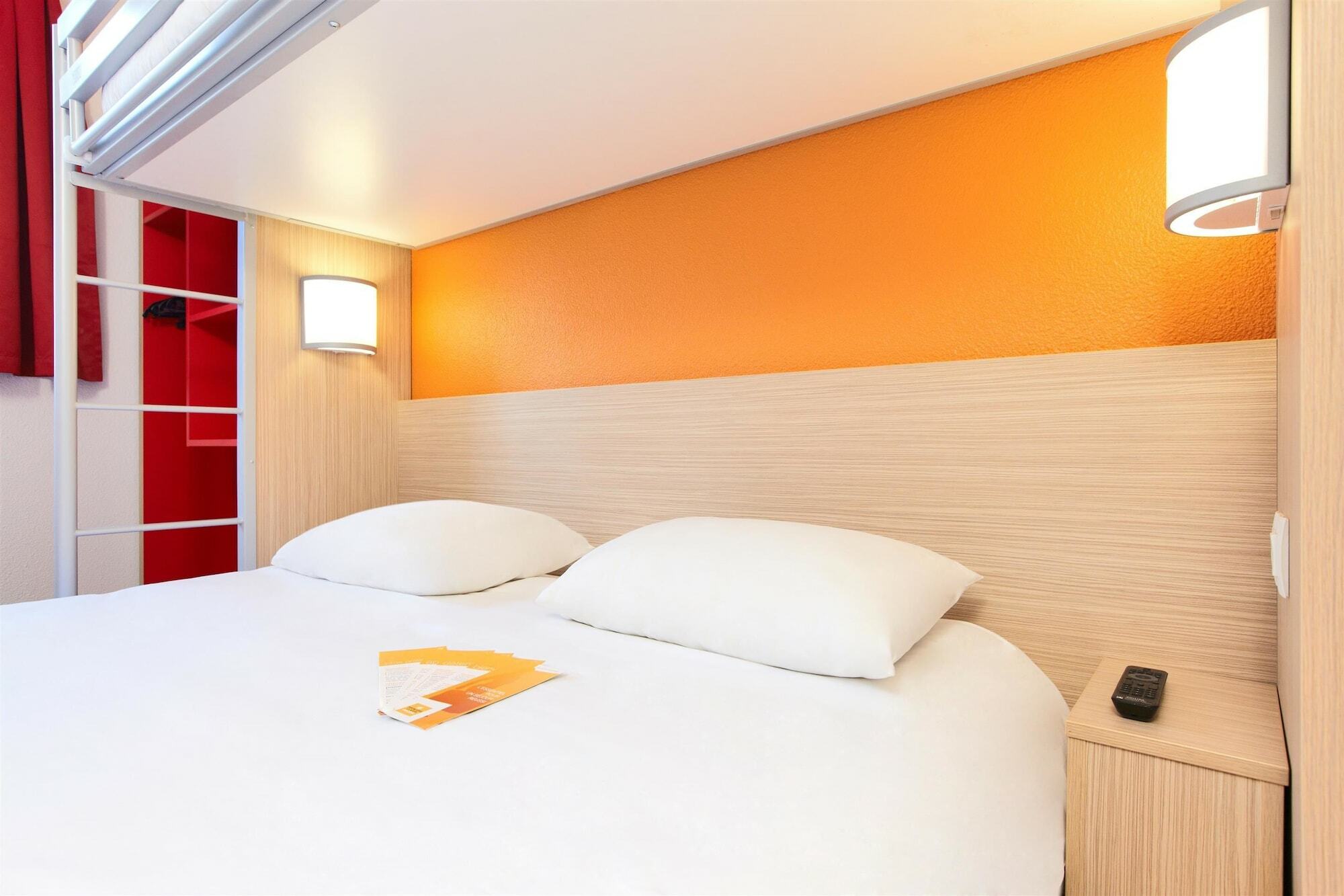 Premiere Classe Valenciennes Ouest Petite Foret Exteriör bild