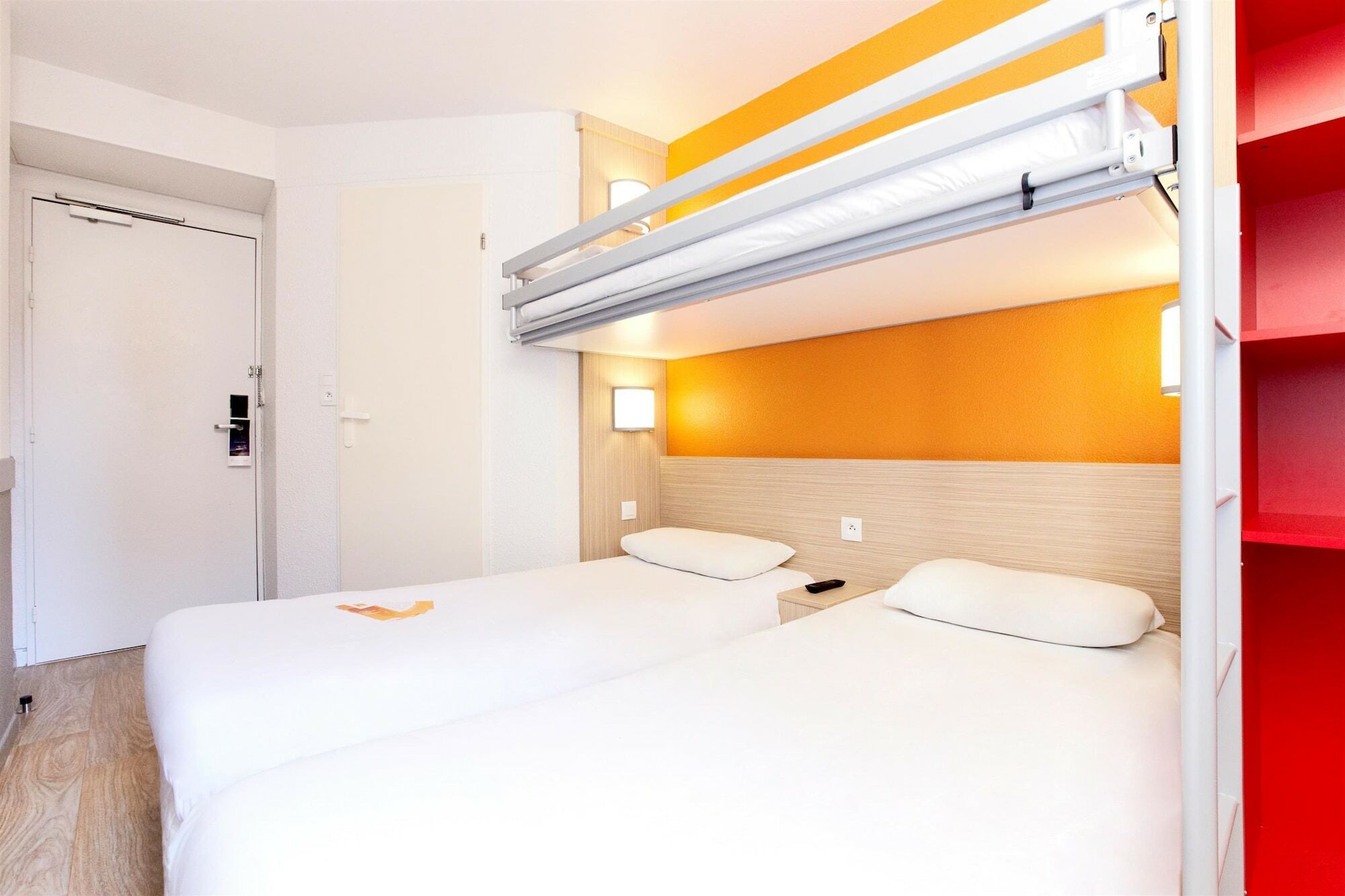 Premiere Classe Valenciennes Ouest Petite Foret Exteriör bild